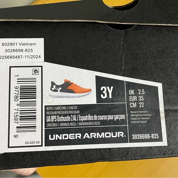 Under Armour Runners - Picture 5 of 6